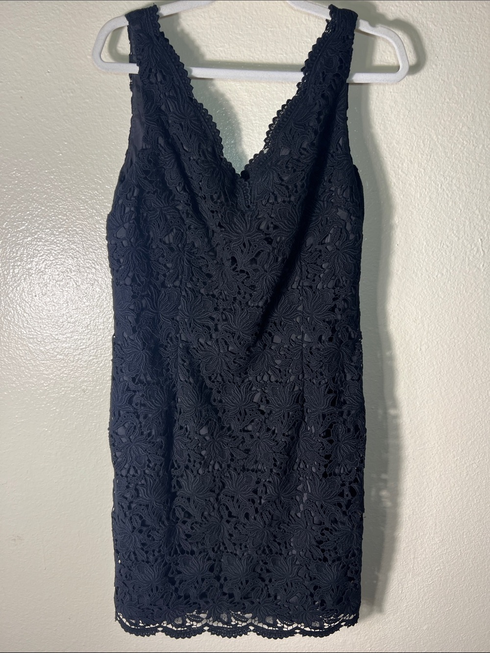 Ann Taylor Sleeveless black Lace V-Neck Sheath Dress size 10